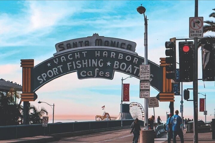Tour of LA, Hollywood, Beverly Hills and Beach with Hotel Pickup