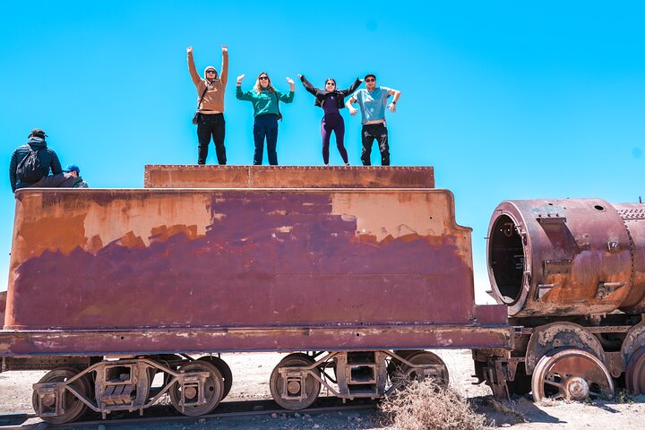 3-Day Uyuni Salt Flats & Lagoons to San Pedro de Atacama