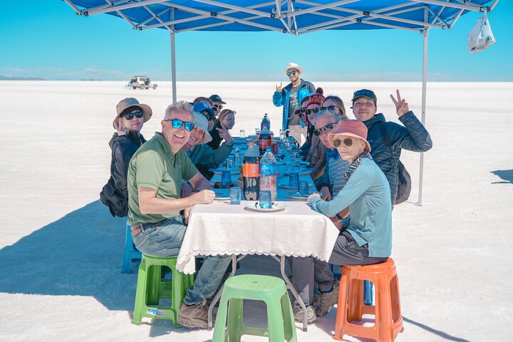 3-Day Uyuni Salt Flats & Lagoons to San Pedro de Atacama