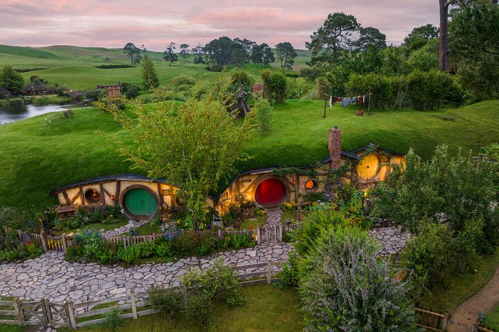 Hobbiton™ Movie Set Walking Tour from Shires Rest