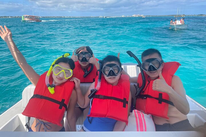 4hr Private Tour Island Hop Snorkel w/ Turtles & Sip Bahama Mamas