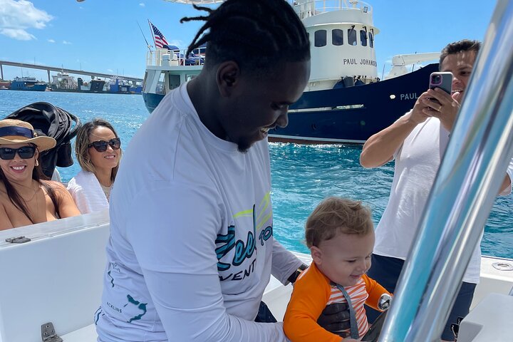 4hr Private Tour Island Hop Snorkel w/ Turtles & Sip Bahama Mamas