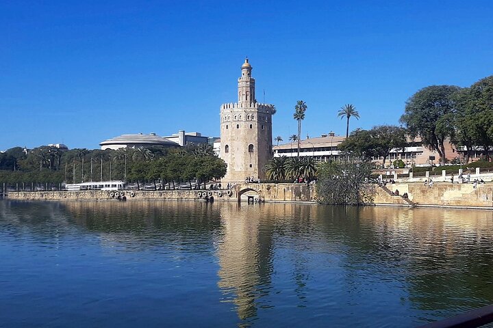 Seville: Guadalquivir River Cruise with Optional Tapas & Drink
