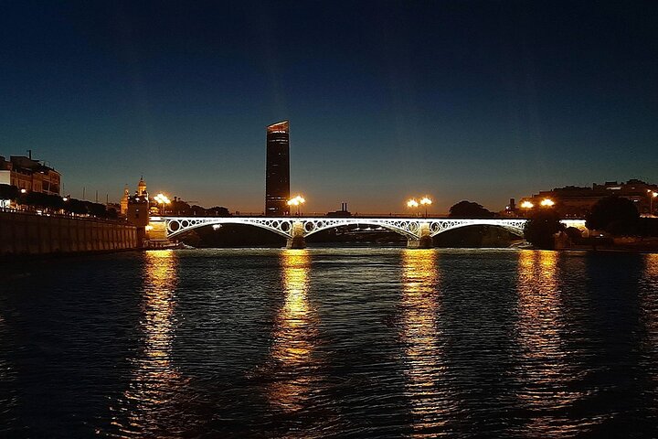 Seville: Guadalquivir River Cruise with Optional Tapas & Drink