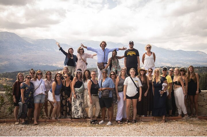Gastronomy tour and wine tasting in traditional villages
