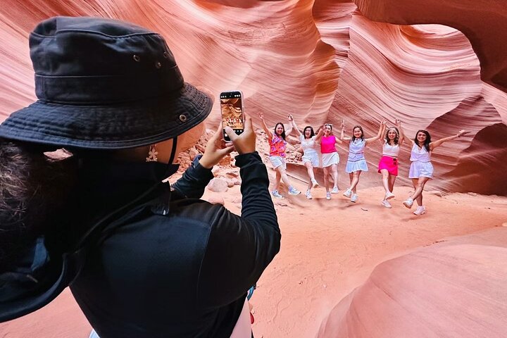 Page: Lower Antelope Canyon Prime Time Entry with Navajo Guide