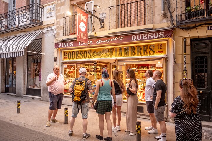 Madrid Tapas & Wine Tasting Food Tour – Small Group Local Bars