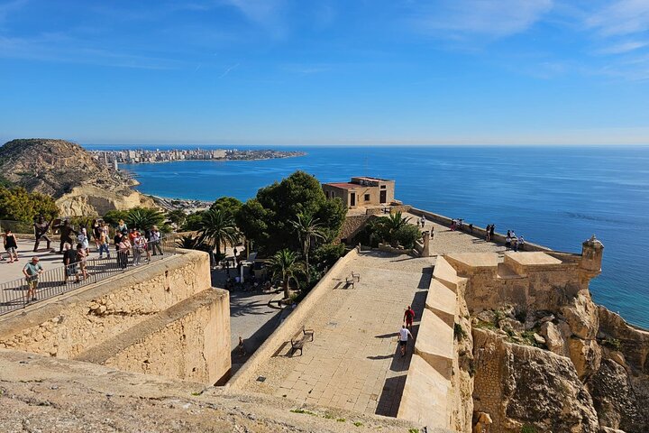 Alicante Highlights Tour for Cruise Passengers with Port Pickup