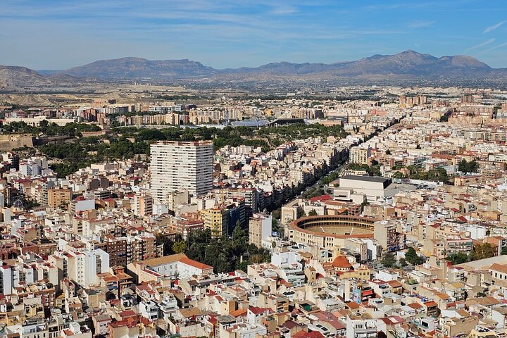 Alicante Highlights Tour for Cruise Passengers with Port Pickup