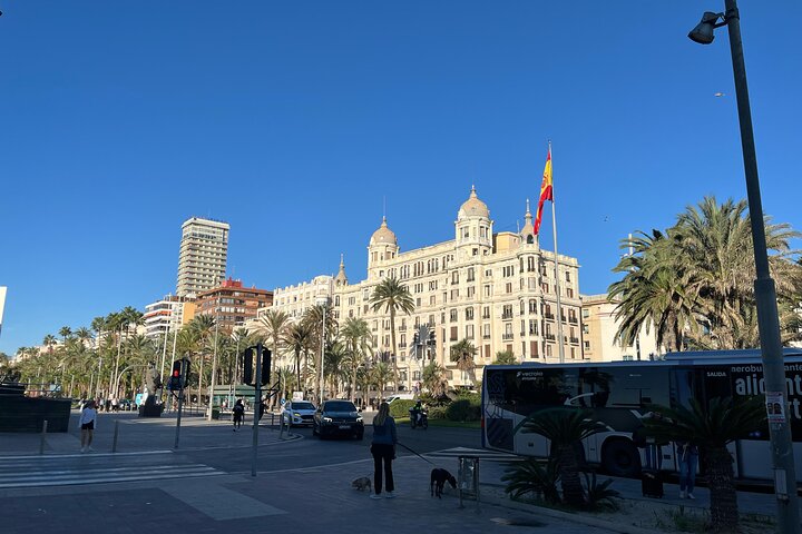 Alicante Highlights Tour for Cruise Passengers with Port Pickup