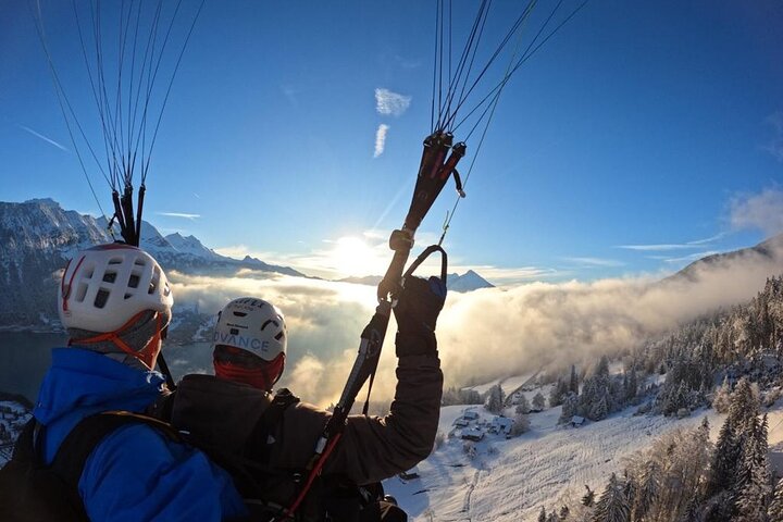 Tandem Paragliding in Interlaken