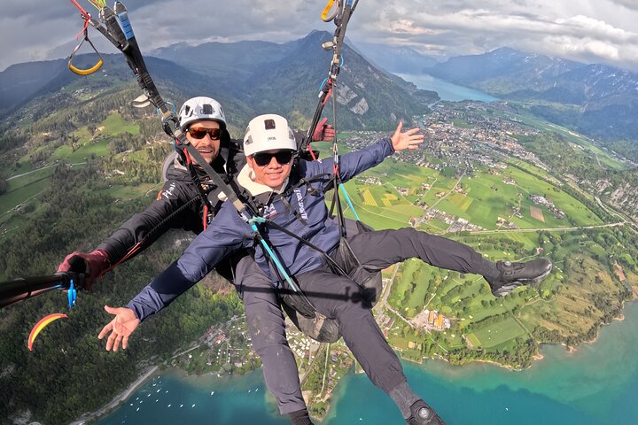 Tandem Paragliding in Interlaken