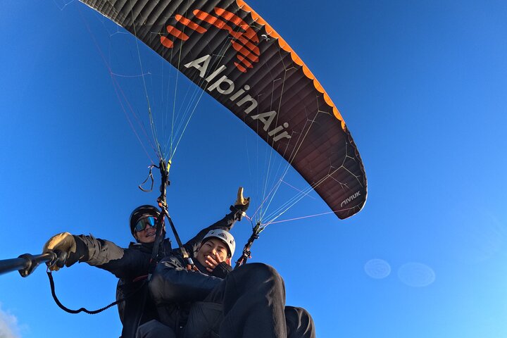 Tandem Paragliding in Interlaken