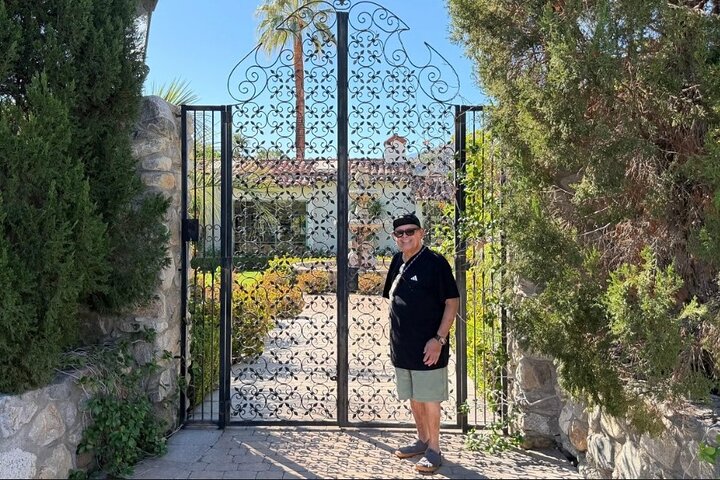 Explore Palm Springs Celebrity Homes in Style