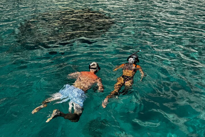 Cagliari boat tour : 5 swim stops, snorkeling & Sardinian aperitif