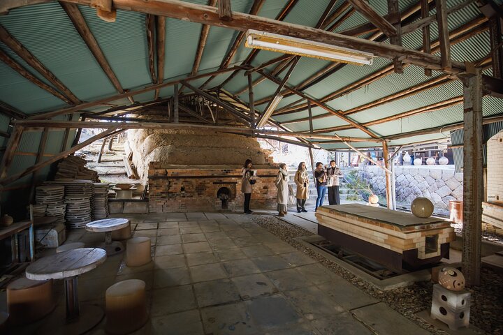 Shiga: Discover the Living Tradition of Shigaraki Pottery
