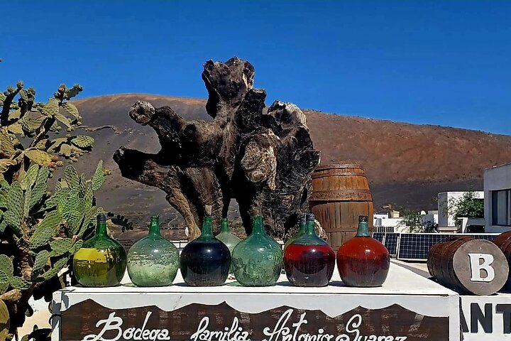 Taste Tradition 4 Wineries and Tapas Bar