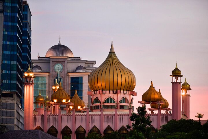 Kuching Royal Cruise Sunset Culture Show and Optional Dinner