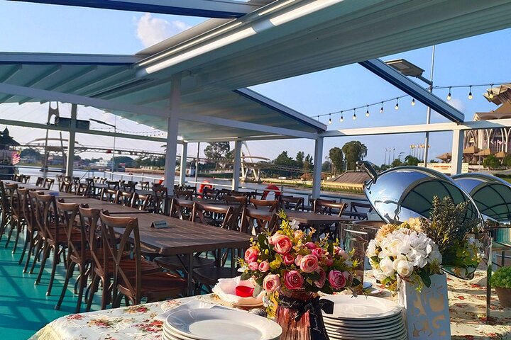 Kuching Royal Cruise Sunset Culture Show and Optional Dinner