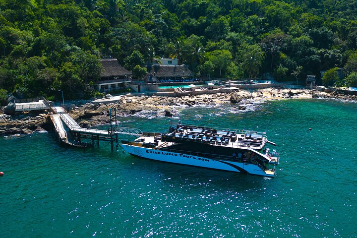 Mega Catamarans ALL INCLUSIVE Remote Paradise Beach Adventure