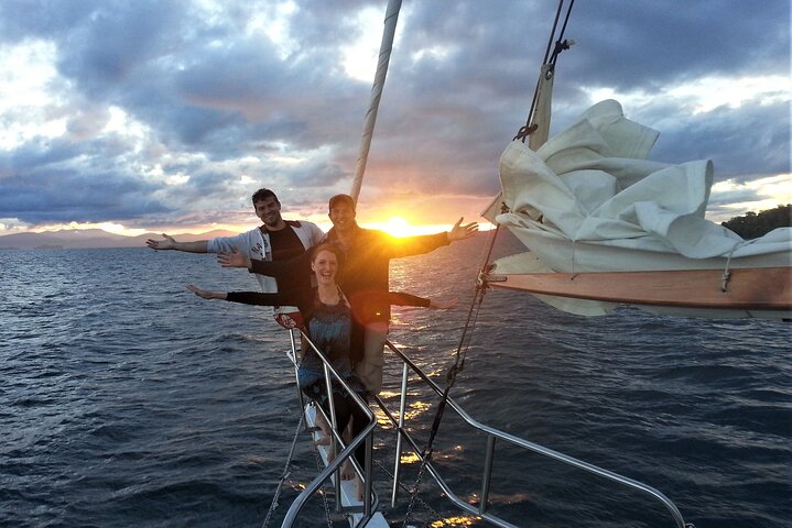 Eco Sailing Tour to Maori Rock Carvings on Lake Taupo