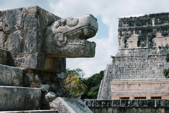 Merida : Chichen Itza, Izamal and Cenote with lunch and pick up
