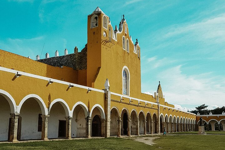 Merida : Chichen Itza, Izamal and Cenote with lunch and pick up
