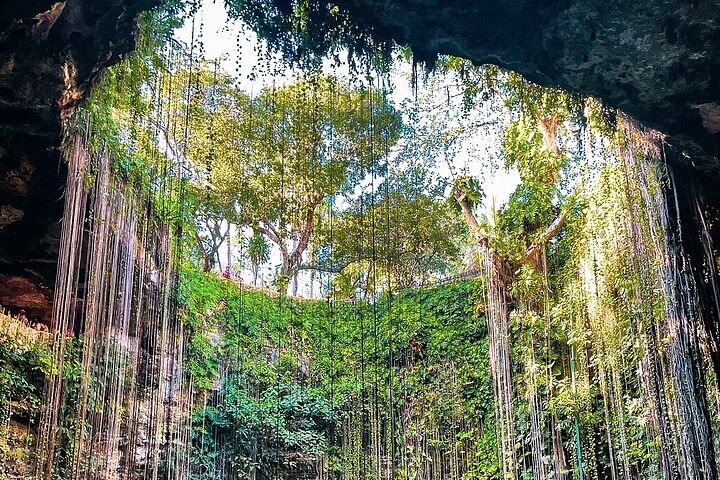 Merida : Chichen Itza, Izamal and Cenote with lunch and pick up