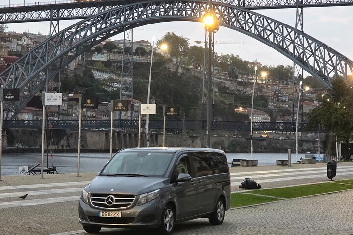 Transfer Taxi Service Porto , Gaia , Airport , Train , Bus , Ship