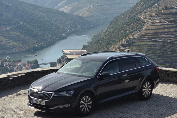 Transfer Taxi Service Porto , Gaia , Airport , Train , Bus , Ship