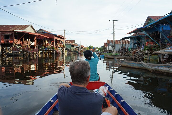 Kompong Phluk Floating Village Half-Day Tour ( Morning / Sunset )