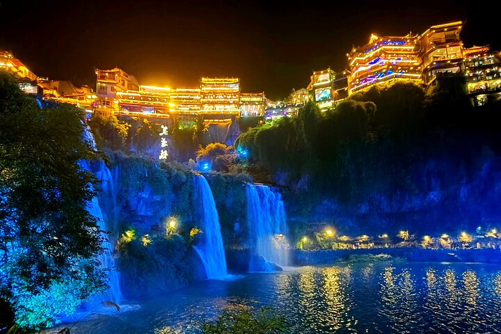 1-Day Private Tour to Mt.Tianmen & Furong Town Night Illumination