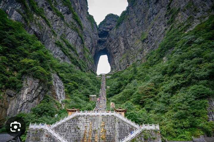 1-Day Private Tour to Mt.Tianmen & Furong Town Night Illumination