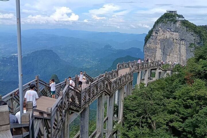1-Day Private Tour to Mt.Tianmen & Furong Town Night Illumination
