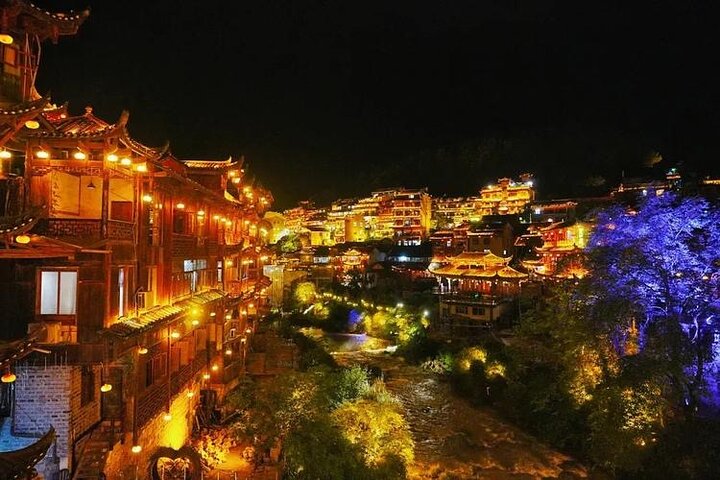 1-Day Private Tour to Mt.Tianmen & Furong Town Night Illumination
