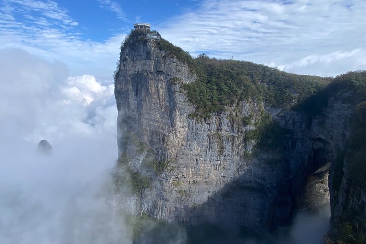 1-Day Private Tour to Mt.Tianmen & Furong Town Night Illumination