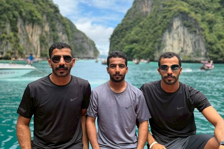 Best of Phi Phi Island Adventure Day Tour with Lunch from Phuket