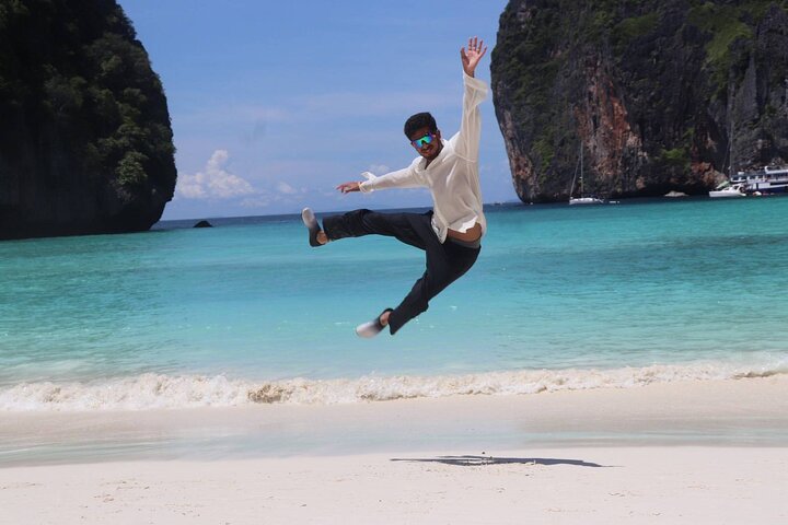 Best of Phi Phi Island Adventure Day Tour with Lunch from Phuket