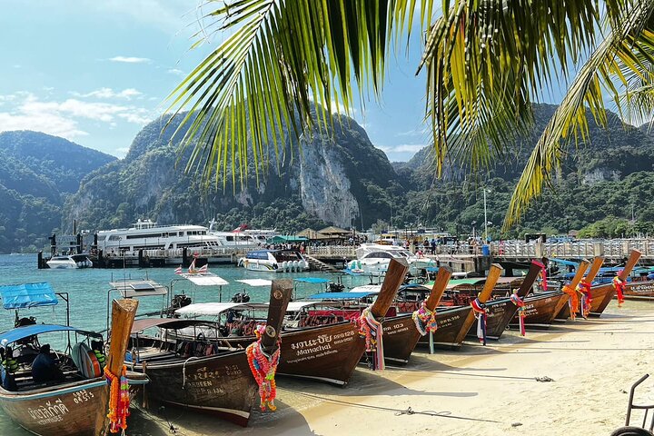 Best of Phi Phi Island Adventure Day Tour with Lunch from Phuket