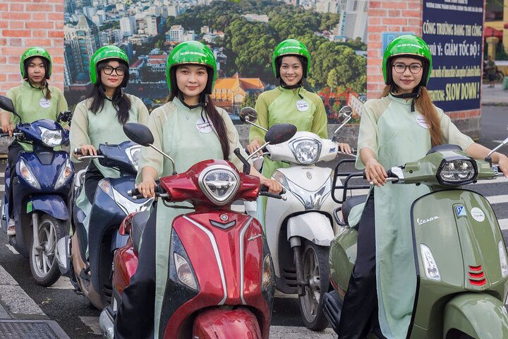 Ho Chi Minh City: Motorbike Street Food Tour with 12 Tastings