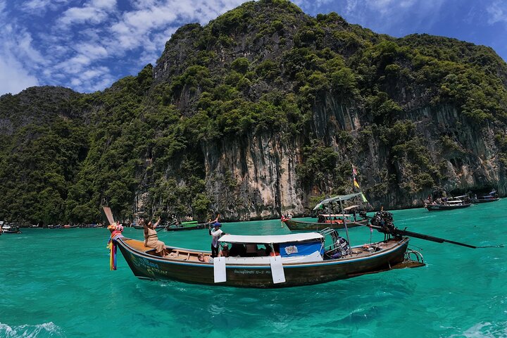 Phi Phi Island Adventure Day Tour from Phuket Speedboat/Catamaran