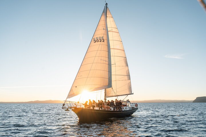 Classical Sailing - Māori Rock Carvings -Taupo Sailing Adventures