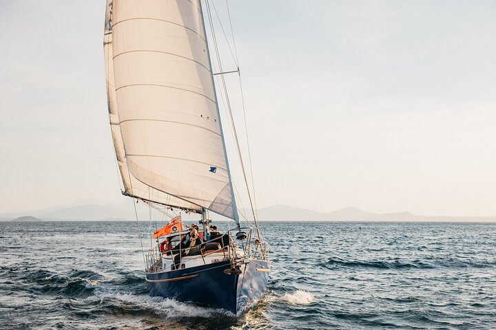 Classical Sailing - Māori Rock Carvings -Taupo Sailing Adventures