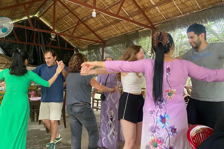Cu Chi Tunnels & Mekong Delta with Coconut Village Tour