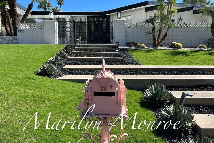 Explore Palm Springs Celebrity Homes in Style