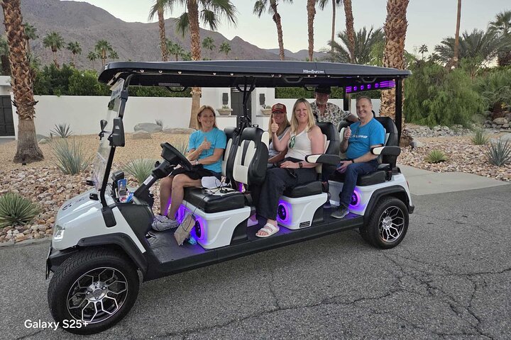 Explore Palm Springs Celebrity Homes in Style