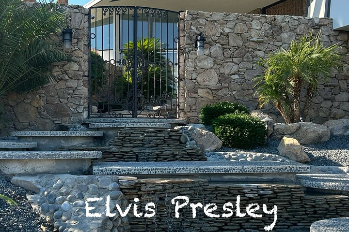 Explore Palm Springs Celebrity Homes in Style