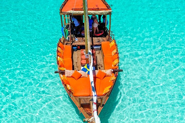Private/Sharing: Explore Mnemba Island with a dhow