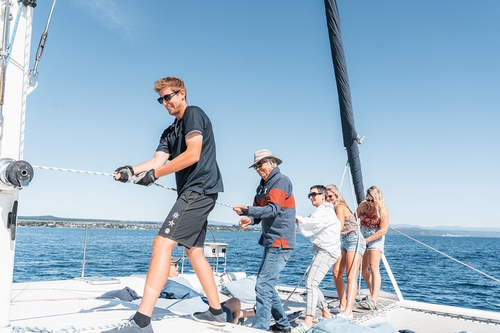 Luxury Sailing - Māori Rock Carvings - Taupo Sailing Adventures