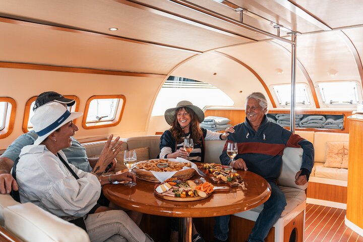 Luxury Sailing - Māori Rock Carvings - Taupo Sailing Adventures